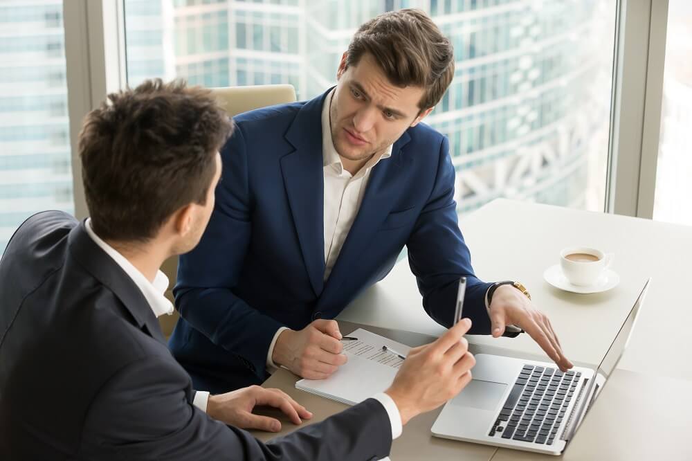 Energy_manager_business_low